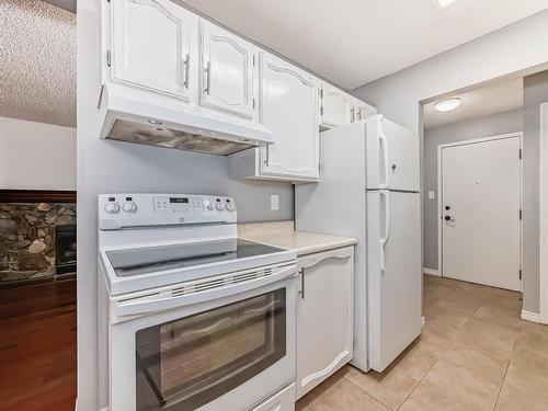 18 10160 119 Street Nw, Edmonton, AB - Indoor Photo Showing Kitchen