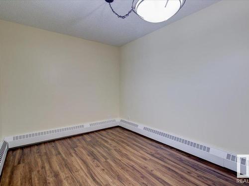 301 10511 19 Avenue, Edmonton, AB - Indoor Photo Showing Other Room