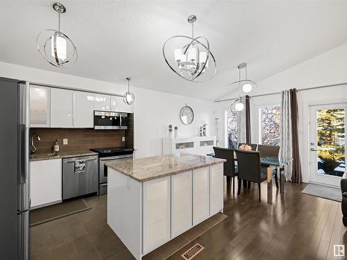 3316 Mcphadden Close, Edmonton, AB - Indoor Photo Showing Kitchen