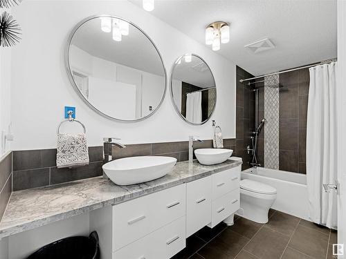 3316 Mcphadden Close, Edmonton, AB - Indoor Photo Showing Bathroom