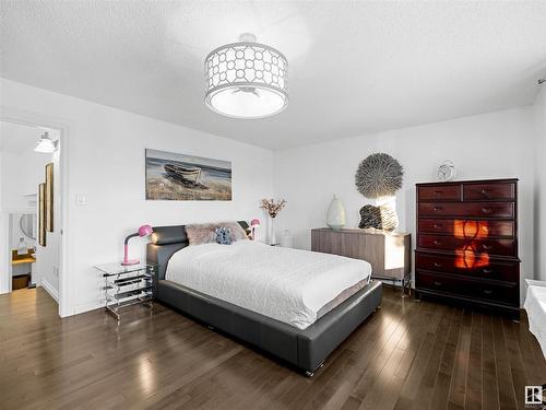 3316 Mcphadden Close, Edmonton, AB - Indoor Photo Showing Bedroom