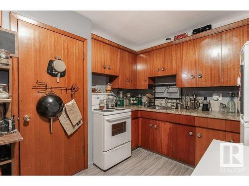 3 10230 122 Street, Edmonton, AB - Indoor Photo Showing Kitchen