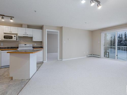 216 151 Edwards Drive Sw, Edmonton, AB - Indoor Photo Showing Kitchen