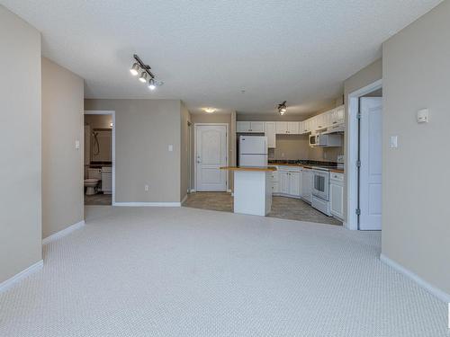 216 151 Edwards Drive Sw, Edmonton, AB - Indoor Photo Showing Kitchen