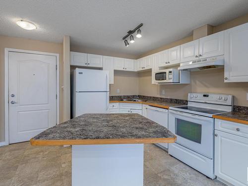 216 151 Edwards Drive Sw, Edmonton, AB - Indoor Photo Showing Kitchen