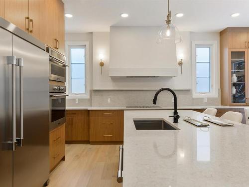 6A Marlboro Road, Edmonton, AB - Indoor Photo Showing Kitchen With Upgraded Kitchen