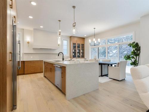 6A Marlboro Road, Edmonton, AB - Indoor Photo Showing Kitchen With Upgraded Kitchen