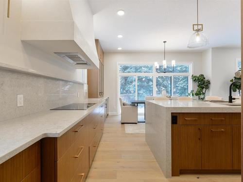 6A Marlboro Road, Edmonton, AB - Indoor Photo Showing Kitchen With Upgraded Kitchen