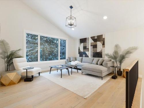 6A Marlboro Road, Edmonton, AB - Indoor Photo Showing Living Room