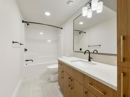 6A Marlboro Road, Edmonton, AB - Indoor Photo Showing Bathroom