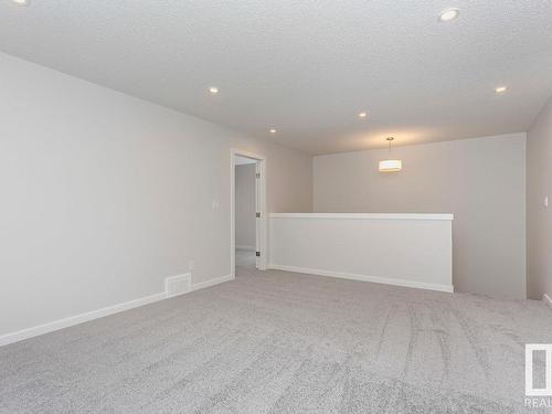 657 Kinglet Boulevard, Edmonton, AB - Indoor Photo Showing Other Room