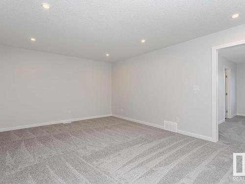 657 Kinglet Boulevard, Edmonton, AB - Indoor Photo Showing Other Room