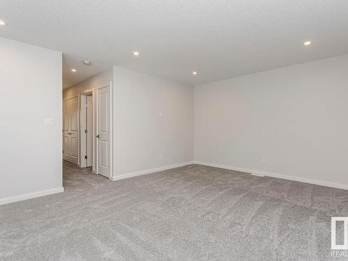 657 Kinglet Boulevard, Edmonton, AB - Indoor Photo Showing Other Room