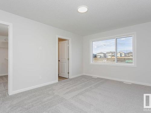 657 Kinglet Boulevard, Edmonton, AB - Indoor Photo Showing Other Room