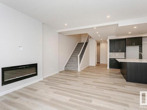 657 Kinglet Boulevard, Edmonton, AB - Indoor With Fireplace