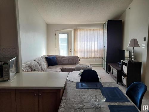 2407 320 Clareview Station Drive, Edmonton, AB - Indoor Photo Showing Living Room