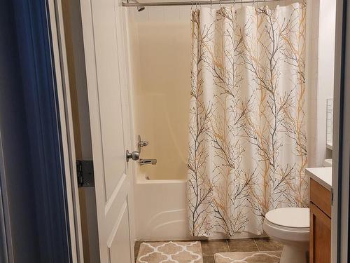 2407 320 Clareview Station Drive, Edmonton, AB - Indoor Photo Showing Bathroom