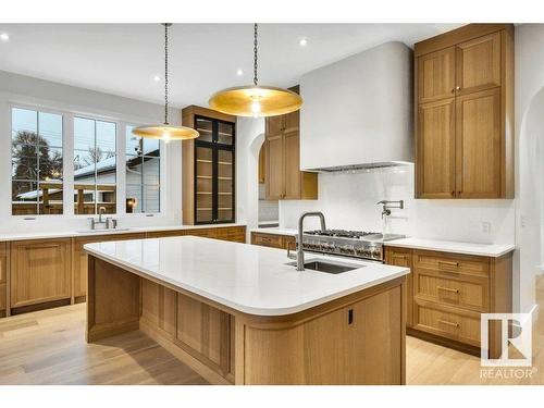 14112 96 Avenue, Edmonton, AB - Indoor Photo Showing Kitchen