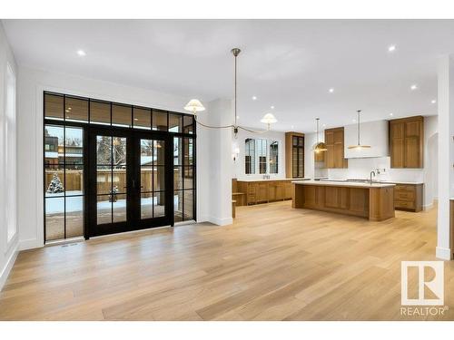 14112 96 Avenue, Edmonton, AB - Indoor Photo Showing Kitchen