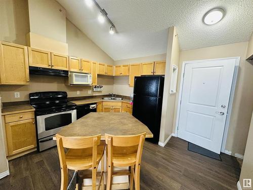 412 245 Edwards Dr, Edmonton, AB - Indoor Photo Showing Kitchen