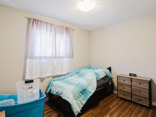 14632 95 Avenue, Edmonton, AB - Indoor Photo Showing Bedroom