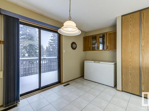 10860 11 Avenue, Edmonton, AB - Indoor Photo Showing Other Room