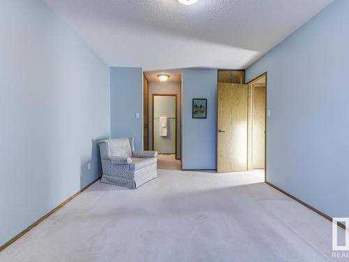 10860 11 Avenue, Edmonton, AB - Indoor Photo Showing Other Room