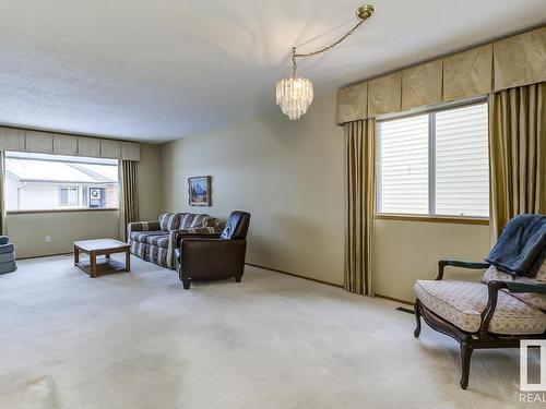 10860 11 Avenue, Edmonton, AB - Indoor