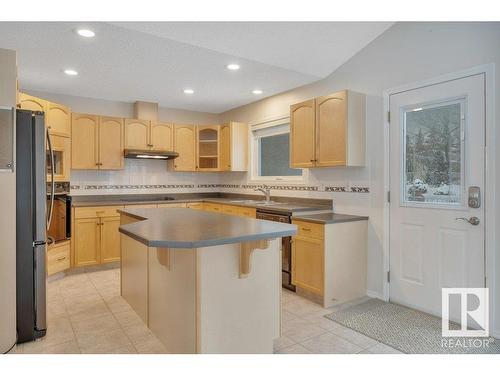 240 49547 Rge Road 243, Rural Leduc County, AB - Indoor Photo Showing Kitchen