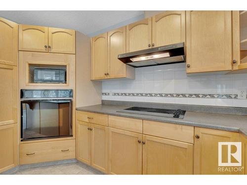 240 49547 Rge Road 243, Rural Leduc County, AB - Indoor Photo Showing Kitchen