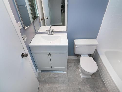 304 10732 86 Avenue, Edmonton, AB - Indoor Photo Showing Bathroom