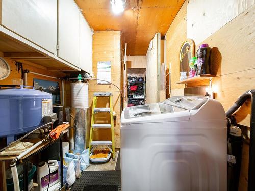 11 8510 Hwy 16 W, Rural Yellowhead, AB - Indoor Photo Showing Laundry Room