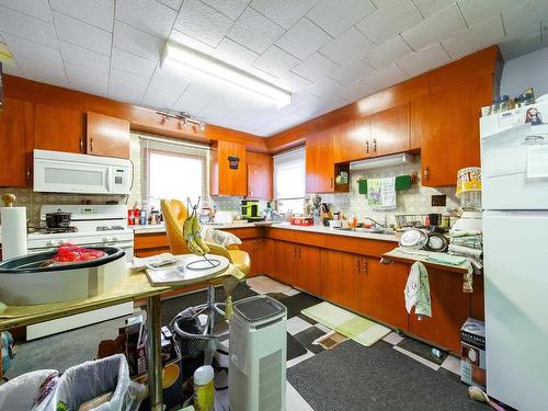 11 8510 Hwy 16 W, Rural Yellowhead, AB - Indoor Photo Showing Kitchen