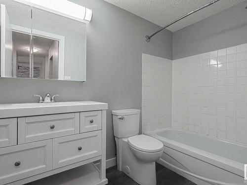 207 9329 104 Avenue, Edmonton, AB - Indoor Photo Showing Bathroom