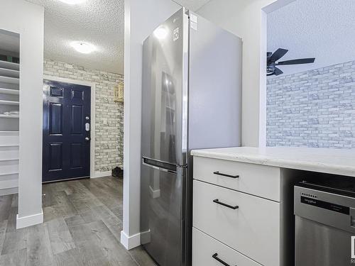 207 9329 104 Avenue, Edmonton, AB - Indoor Photo Showing Kitchen