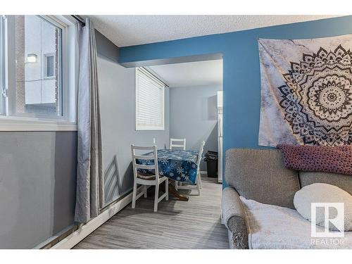 6 10230 122 Street, Edmonton, AB - Indoor