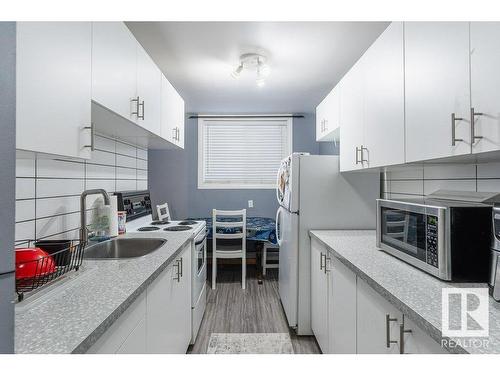 6 10230 122 Street, Edmonton, AB - Indoor Photo Showing Kitchen