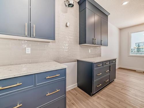 207 Kettyl Co Nw, Leduc, AB - Indoor Photo Showing Kitchen