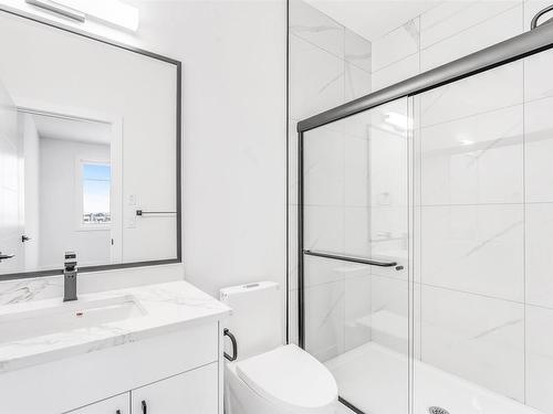 211 28 Street, Edmonton, AB - Indoor Photo Showing Bathroom