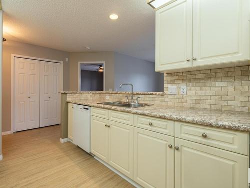 113 70 Crystal Lane, Sherwood Park, AB - Indoor Photo Showing Kitchen With Double Sink