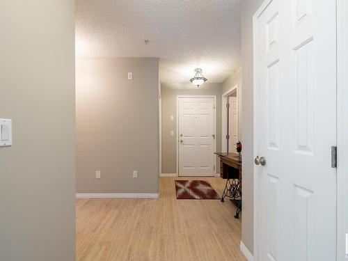 113 70 Crystal Lane, Sherwood Park, AB - Indoor Photo Showing Other Room