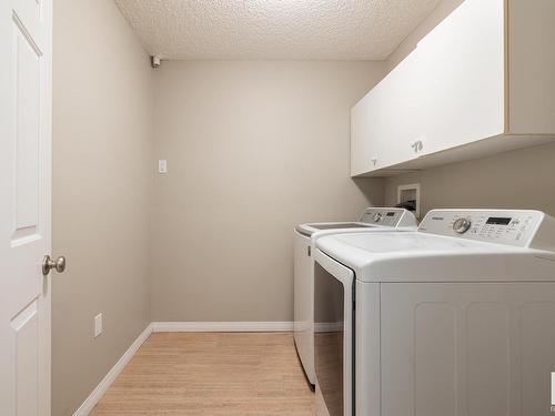 113 70 Crystal Lane, Sherwood Park, AB - Indoor Photo Showing Laundry Room