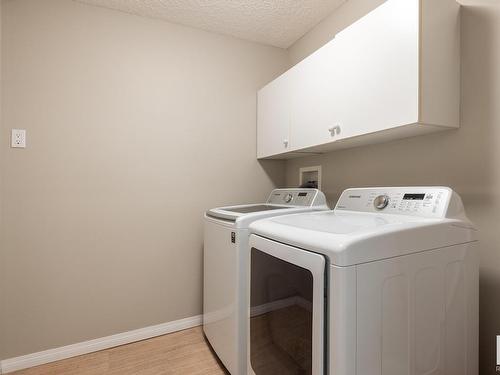 113 70 Crystal Lane, Sherwood Park, AB - Indoor Photo Showing Laundry Room