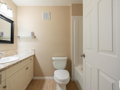 113 70 Crystal Lane, Sherwood Park, AB - Indoor Photo Showing Bathroom