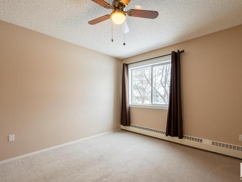 113 70 Crystal Lane, Sherwood Park, AB - Indoor Photo Showing Other Room