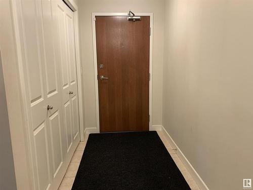 Edmonton, AB - Indoor Photo Showing Other Room