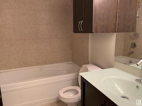 Edmonton, AB - Indoor Photo Showing Bathroom