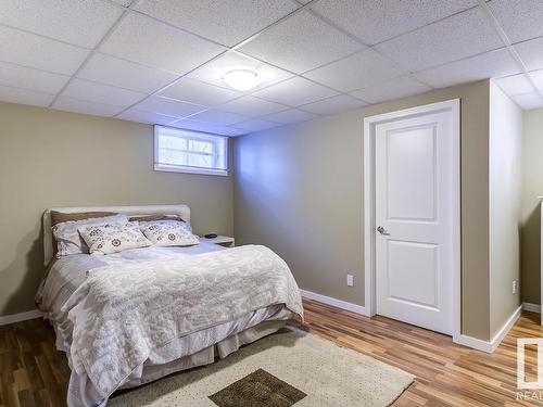 9739 148 Street, Edmonton, AB - Indoor Photo Showing Bedroom