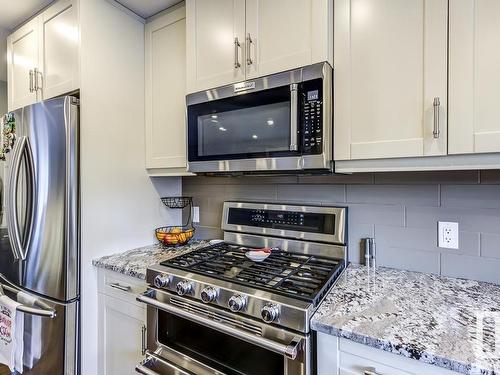 9739 148 Street, Edmonton, AB - Indoor Photo Showing Kitchen With Upgraded Kitchen