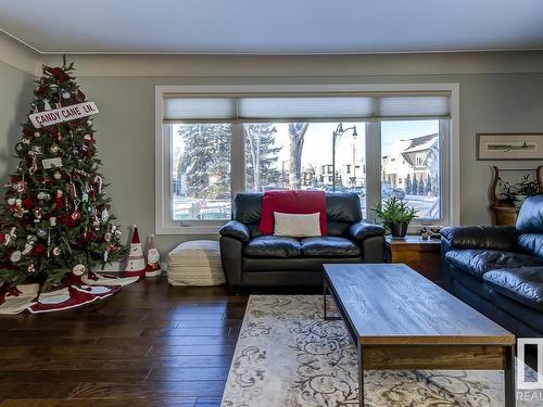 9739 148 Street, Edmonton, AB - Indoor Photo Showing Living Room